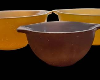 3 Vintage Pyrex Nesting Mixing Bowls