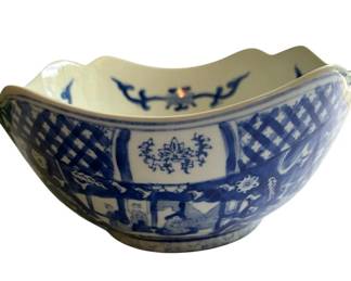 Vtg Asian Blue  White Scalloped Edge Porcelain Bowl