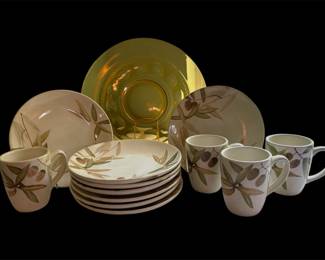 Nicoise By Home Dessert Plates, Mugs  Vtg Indiana Glass Kings Crown Serving Plate