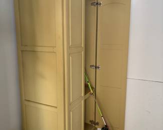 Storage cabinet