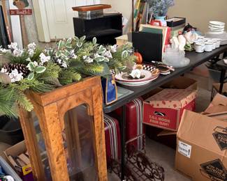 Decor, housewares