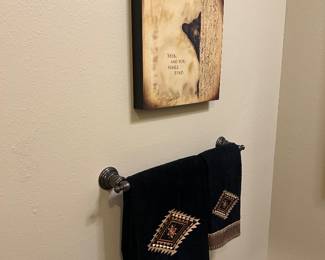 Linens, art