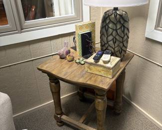 Side table, lamp, decor