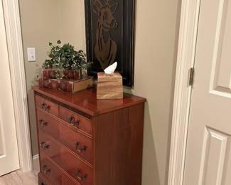 Chest of drawers, decor