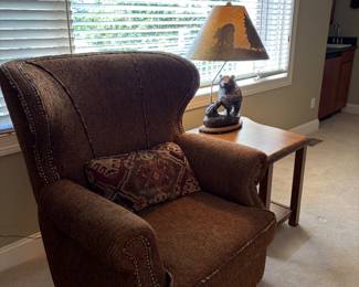Accent chair, wingback chair