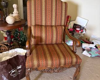 Accent chair