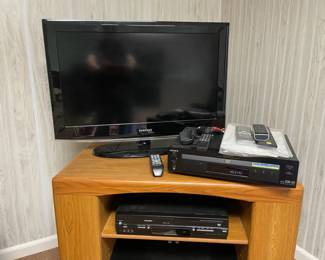 Samsung 32 720p LCD HDTV, Sony DVDCDVideo Player, Toshiba VHSDVD Player