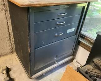 OnWheels Workbench  Tool Cabinet w Contents