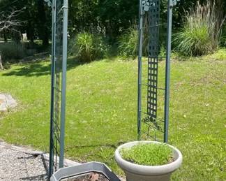 Green Metal Archway Trellis with Plastic Planters