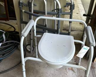 2 Walkers Commode