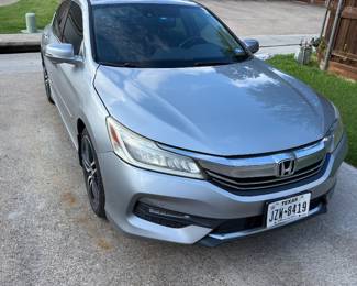 2017 Honda Accord $10,000