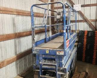Upright Scissor Lift Charged batteries