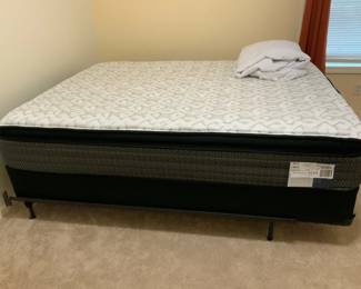 Sealy Queen Size Mattress  Metal Frame