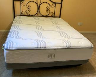 Serta Perfect Sleeper Queen Mattress with Metal Frame