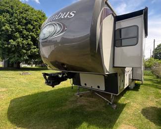 Palomino Columbus Fifth Wheel RV