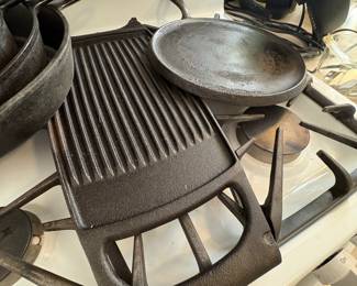 Cast Iron Cookware Set (Griddle, Skillet, Fry Pan)