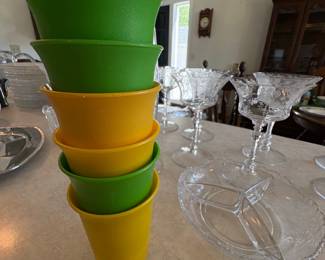 Set of 6 Tupperware Bell Tumblers #109