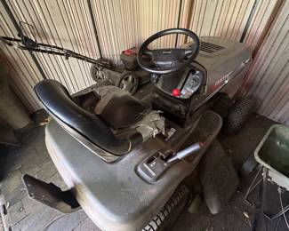 Craftsman LT2000 Riding Lawn Mower