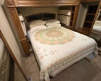 Vintage Quilted Bedspread with Floral Motif