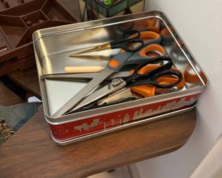 Craft Scissors Set in Decorative Tin