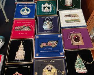 Gold plated Christmas Ornaments of Texas and White House