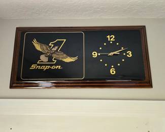 Snap on eagle lamp