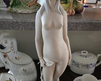 Circa 1979 Nude Lladro Figure