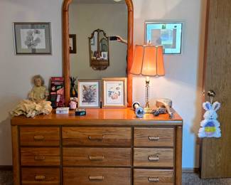 Vintage Broyhill dresser & Mirror