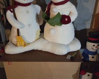 Very Large Store Display Hallmark Snowmen, batter operated in original box