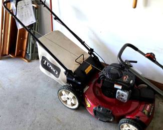 Nice & Clean Toro Lawn mower in working order