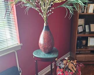 Plant stand and flower arrangement