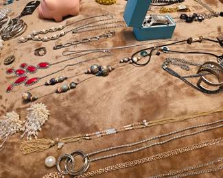 costume jeweler