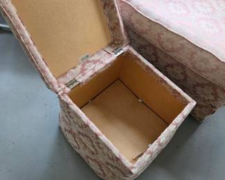 #93	Pink/Cream Button Back Swivel Rocker w/Storage Box Matching Ottoman 	 $45.00 