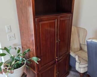 #8	Laminate TV Armoire w/4 doors and 3 wood Shelves w/pull-out TV Tray	 $50.00 