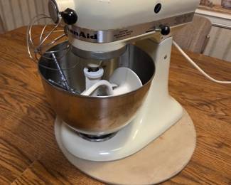 #71	Kitchenaid Tilt Head 10 Speed Hobart Model K45SS w/3attachments - Working	 $150.00 