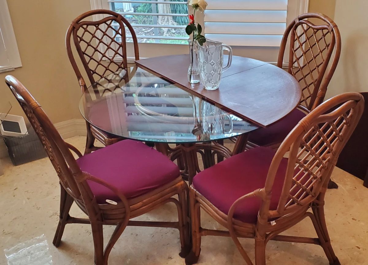 Beautiful Rattan Table with 4 chairs and table pad