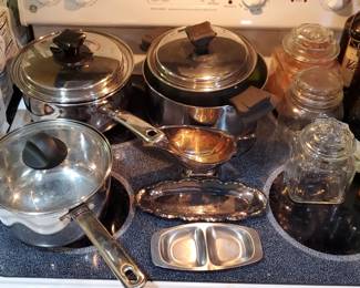 Many nice pots!