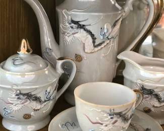 Japanese Moriage Dragonware 14 piece tea set