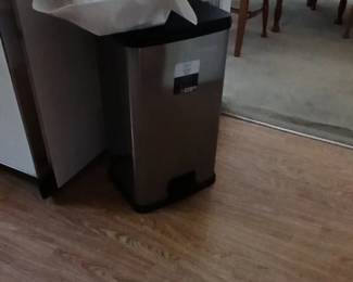 Stainless kitchen garbage can 13 gal