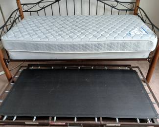 Trundle bed