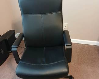Rolling office chair in great shape