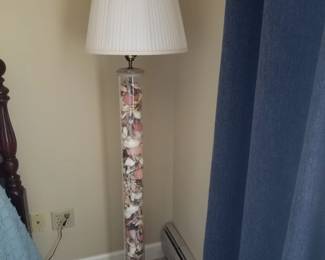 Shell floor lamp
