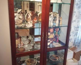 Lighted etagere; collectables