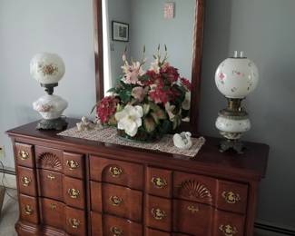 Vaughan Bassett bedroom suite: dresser with mirror