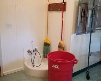 Mop sink