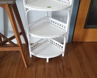Wicker 3-tier shelf