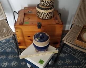 Pine trunk; baskets