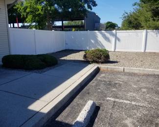 Vinyl fencing - 10 panels available