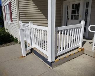 Vinyl railing