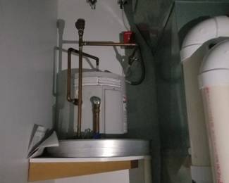 Hot water heater